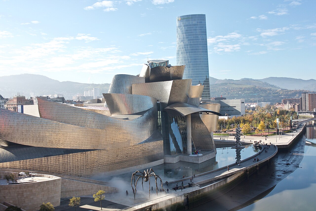 The Guggenheim Museum Bilbao beside the Nervión river